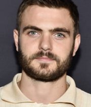 Alex Roe